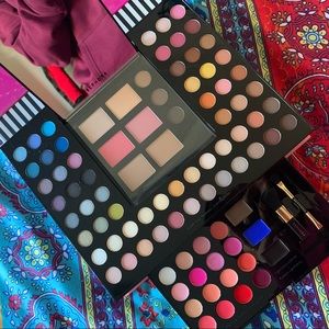 Sephora Holiday Vibes Blockbuster Makeup Palette